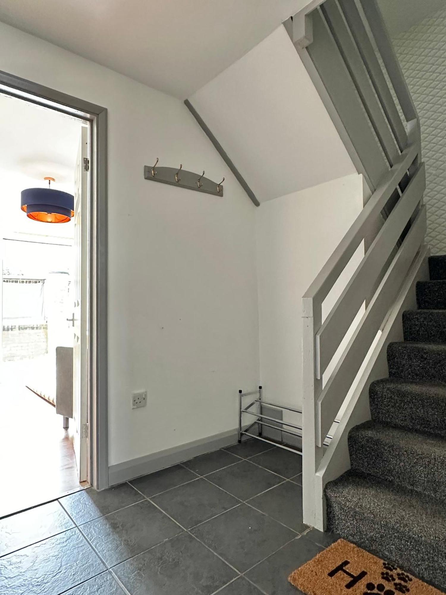 6 Guests House Old Trafford,Media City,City Centre, Free Parking แมนเชสเตอร์ ภายนอก รูปภาพ