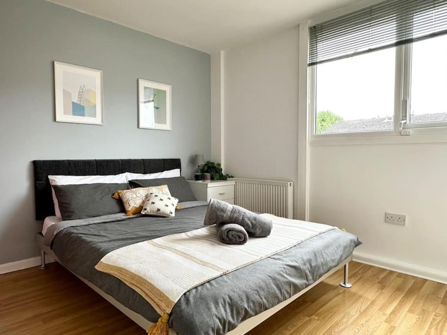 6 Guests House Old Trafford,Media City,City Centre, Free Parking แมนเชสเตอร์ ภายนอก รูปภาพ
