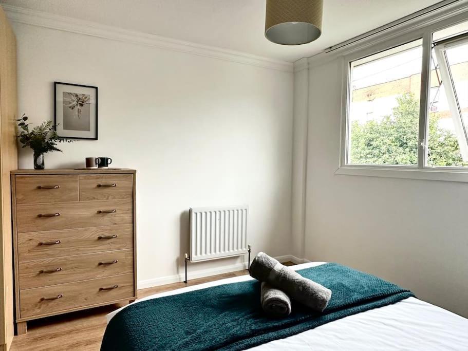 6 Guests House Old Trafford,Media City,City Centre, Free Parking แมนเชสเตอร์ ภายนอก รูปภาพ