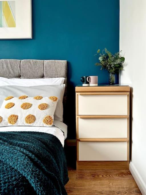 6 Guests House Old Trafford,Media City,City Centre, Free Parking แมนเชสเตอร์ ภายนอก รูปภาพ