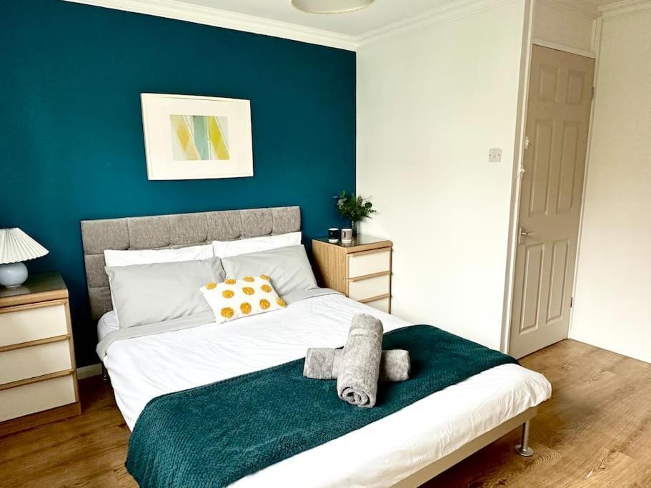 6 Guests House Old Trafford,Media City,City Centre, Free Parking แมนเชสเตอร์ ภายนอก รูปภาพ